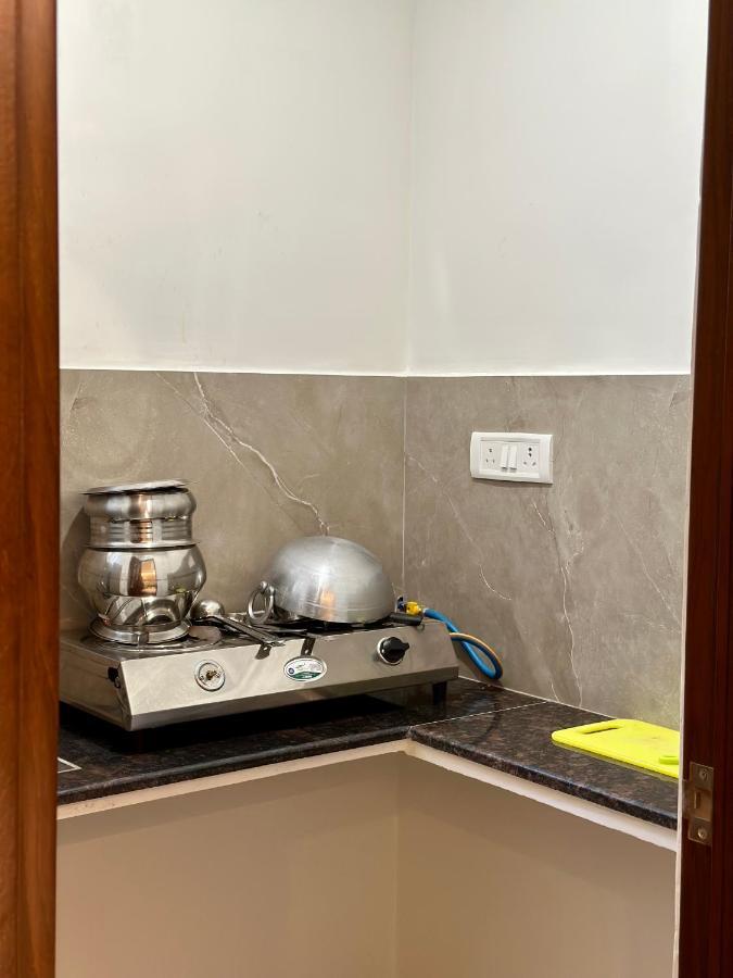 Flora Embassy Hotell Chennai Eksteriør bilde
